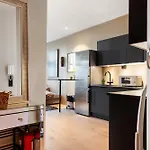 Apartment Modern 2nd-floor Luxury *