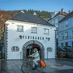 Modern 2nd-floor Luxury * Bergen