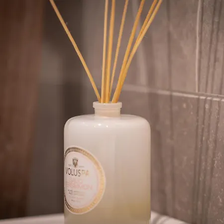 Modern 2nd-floor Luxury Bergen