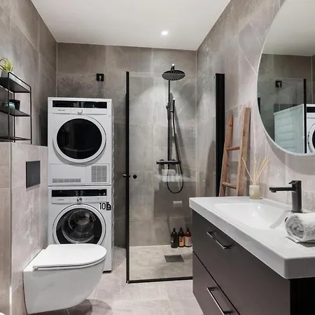 Modern 2nd-floor Luxury * Bergen