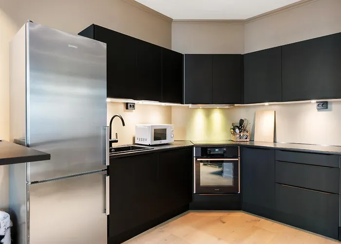 Modern 2nd-floor Luxury